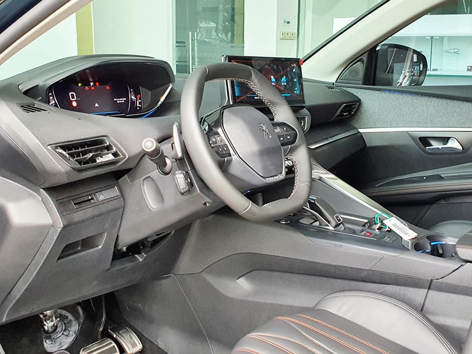 Các trang bị tiện nghi khác trên Peugeot 3008 mới gần như giữ nguyên